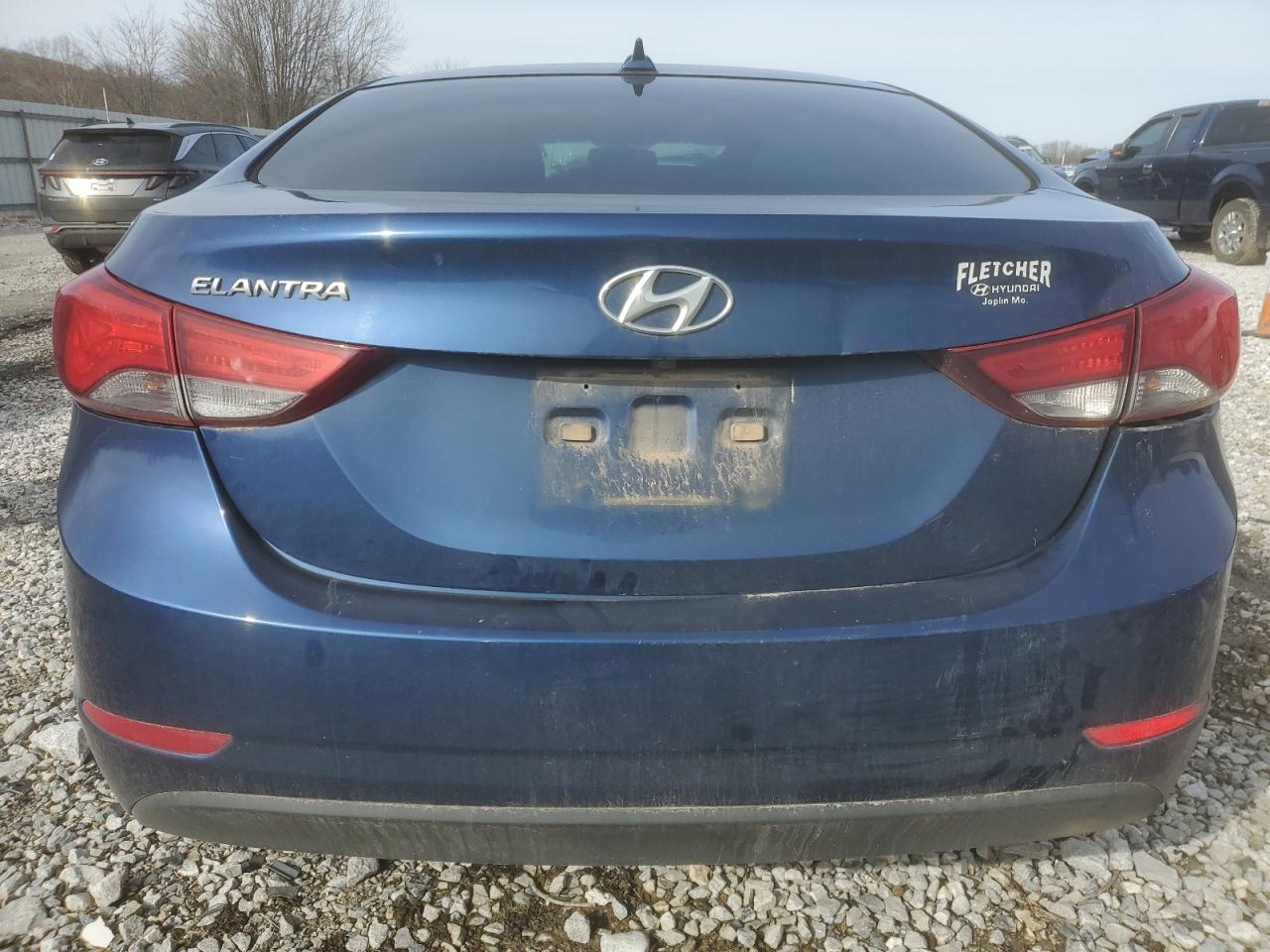 2016 Hyundai Elantra - Image 6