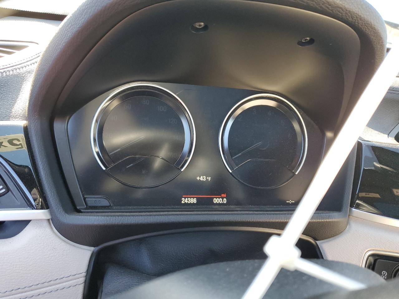 2022 BMW X1 - Image 9