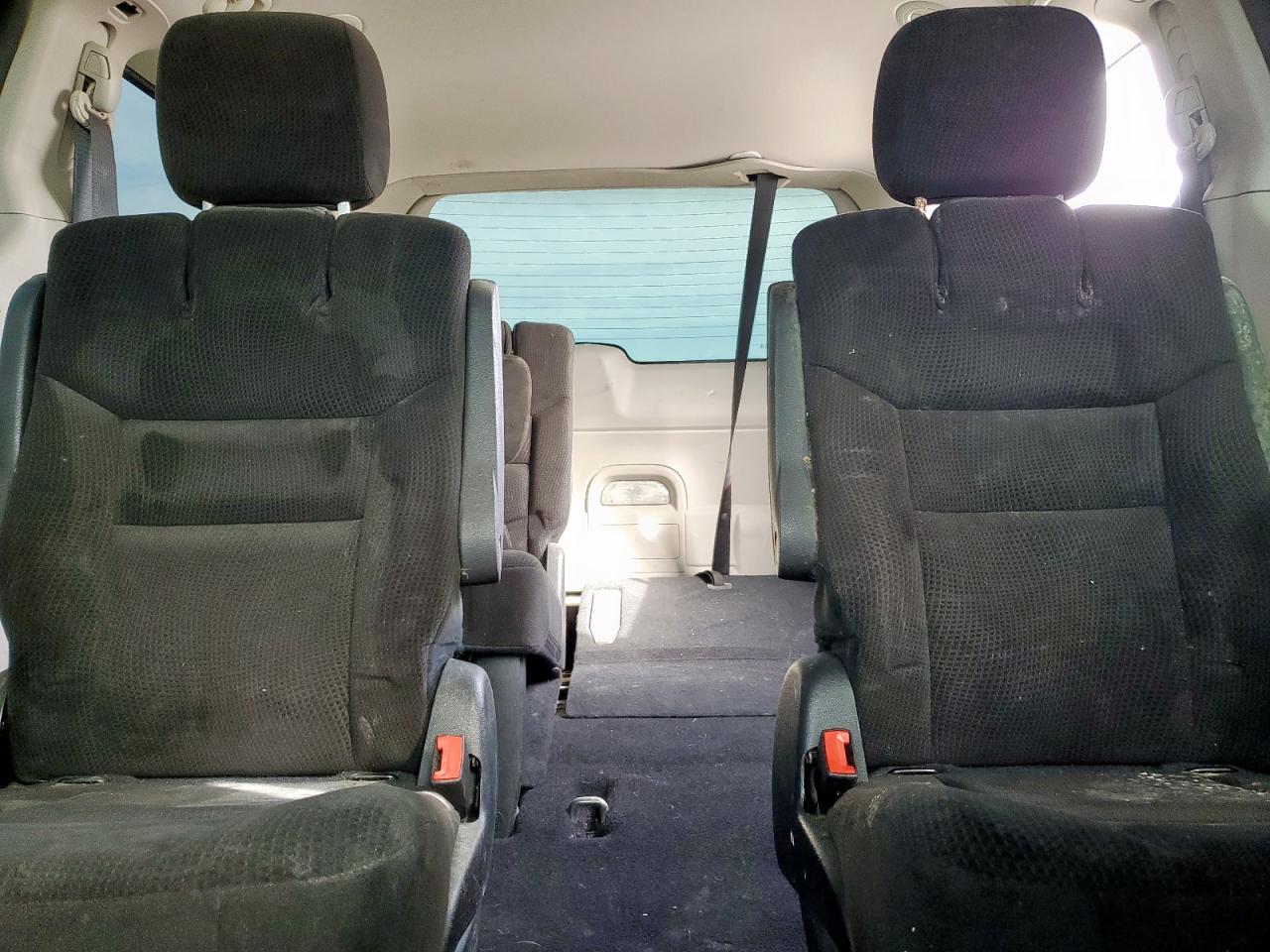 2016 Dodge Caravan - Image 10
