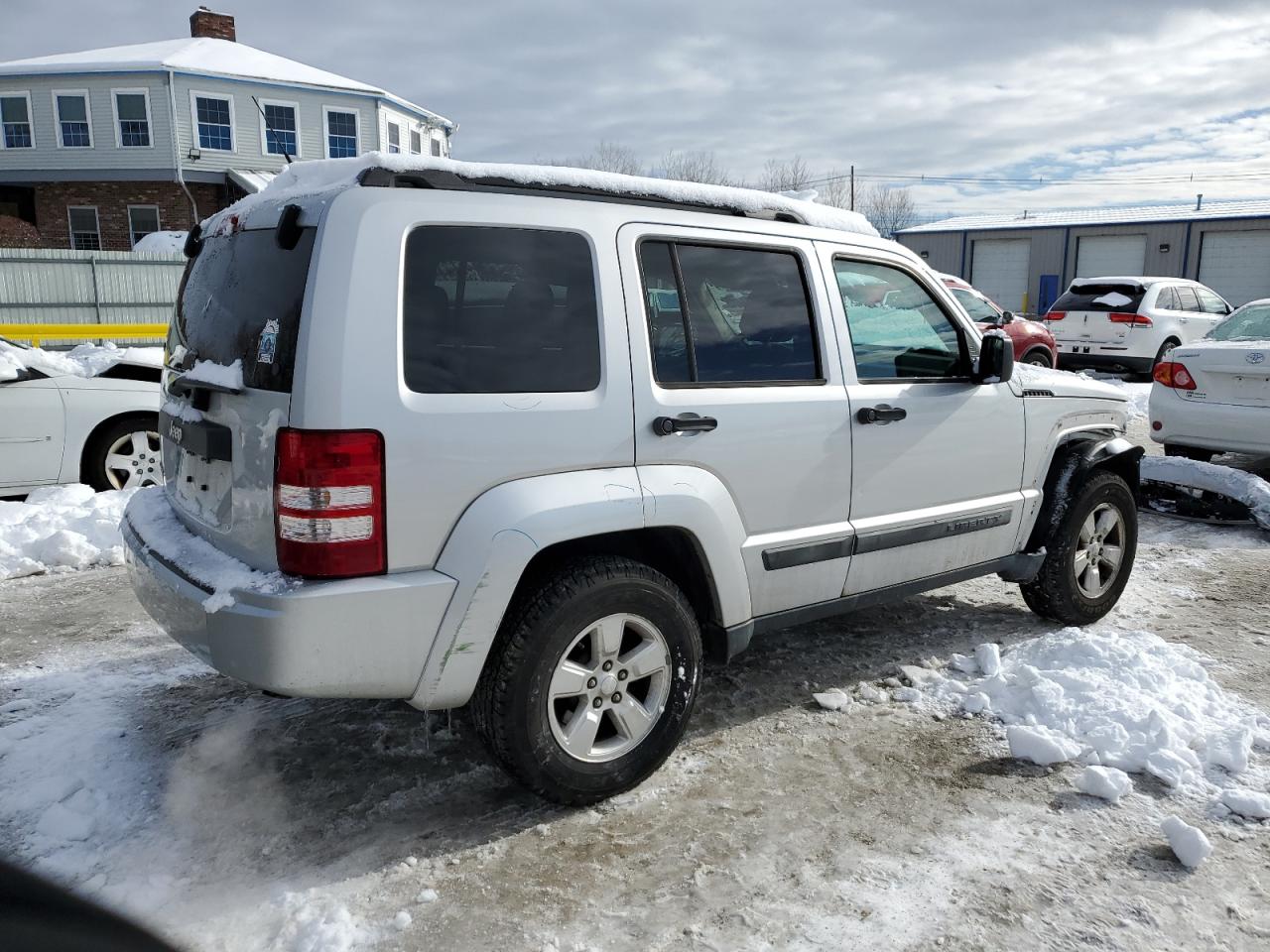2011 Jeep Liberty (North America) - Image 3