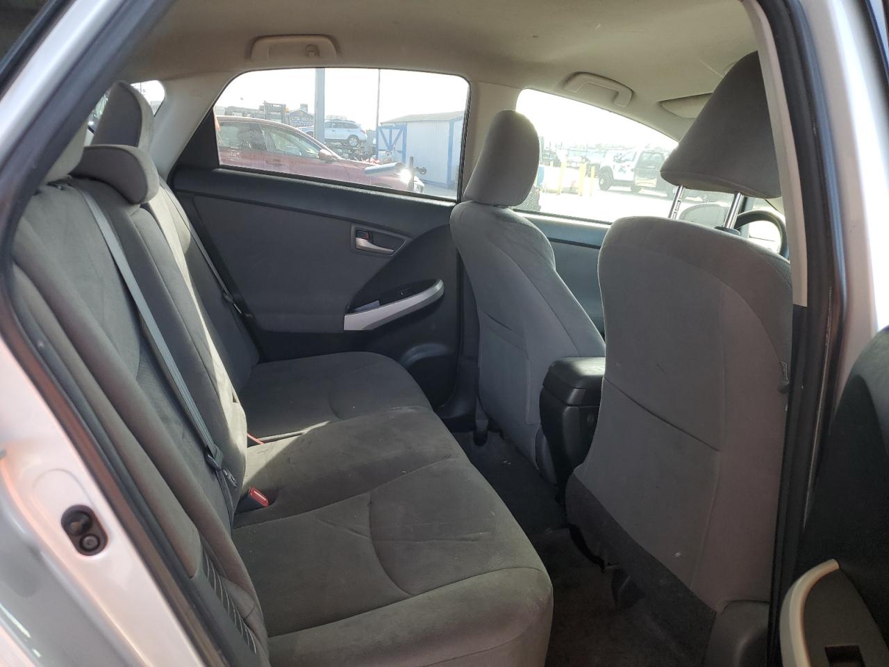 2015 Toyota Prius - Image 10
