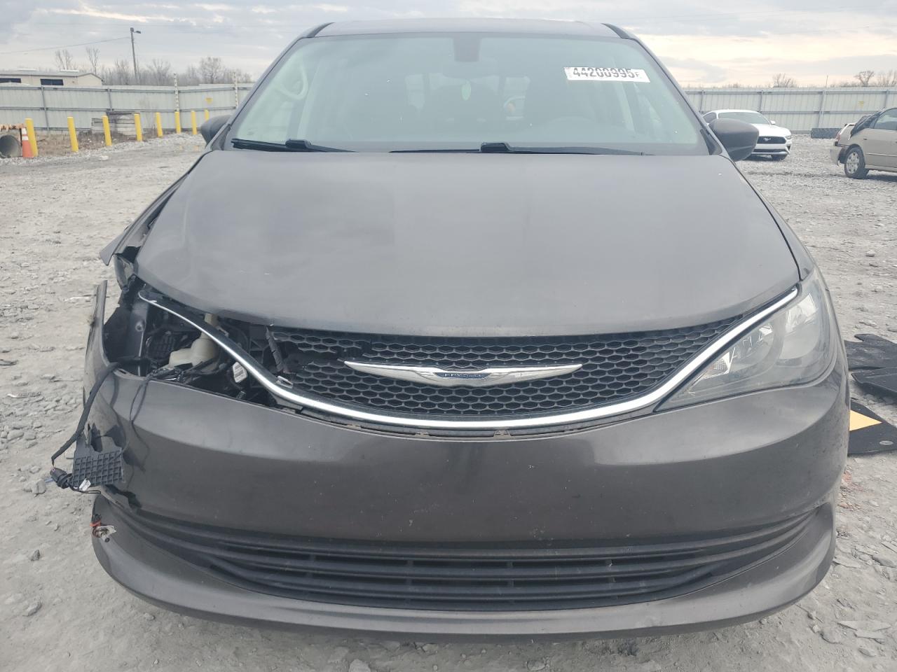 2017 Chrysler Pacifica - Image 5