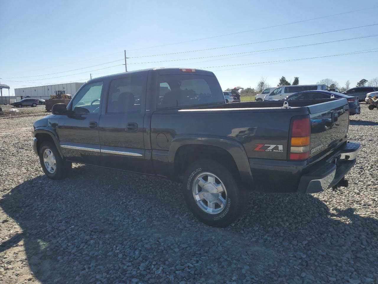 2004 GMC Sierra - Image 2