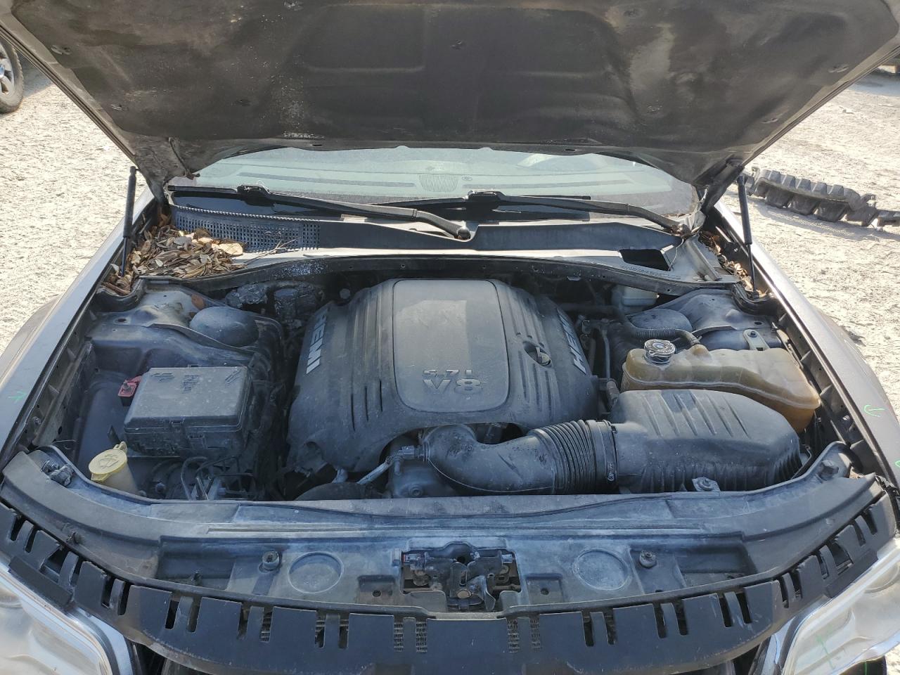 2013 Chrysler 300 - Image 11