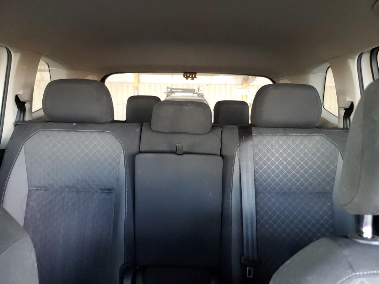 2018 Volkswagen Tiguan - Image 10