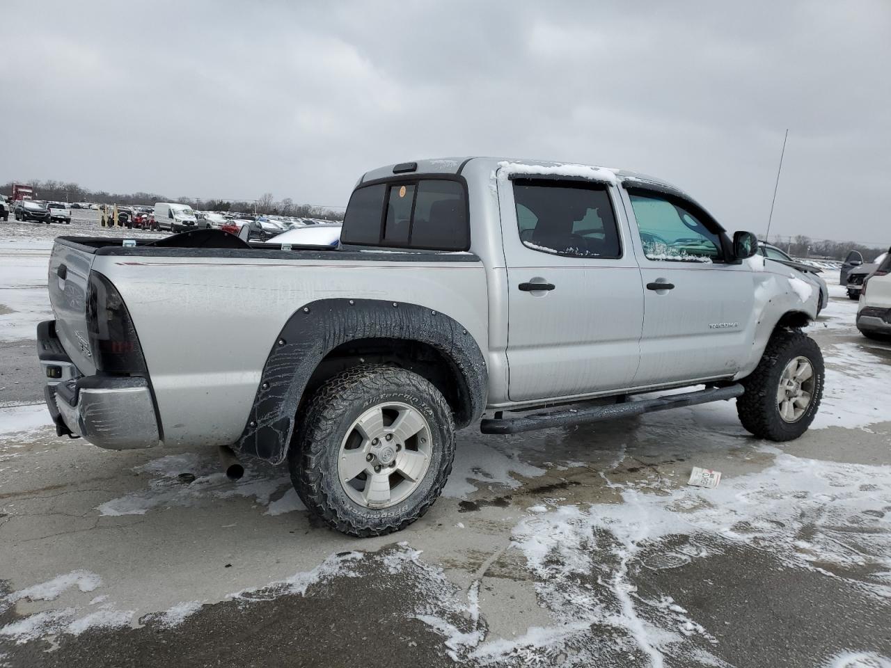 2011 Toyota Tacoma - Image 3