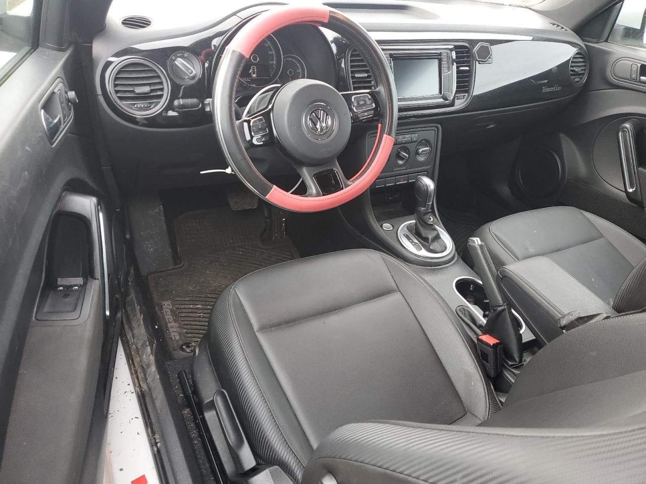 2018 Volkswagen Beetle - Image 8