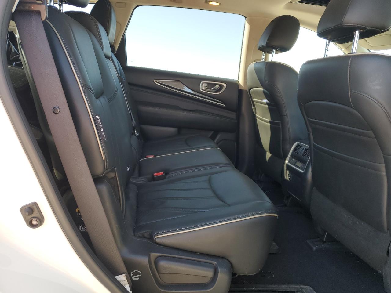 2018 Infiniti QX60 - Image 11