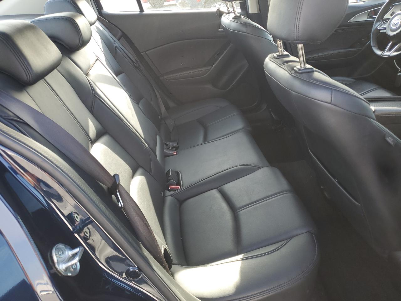 2017 Mazda 3 - Image 11