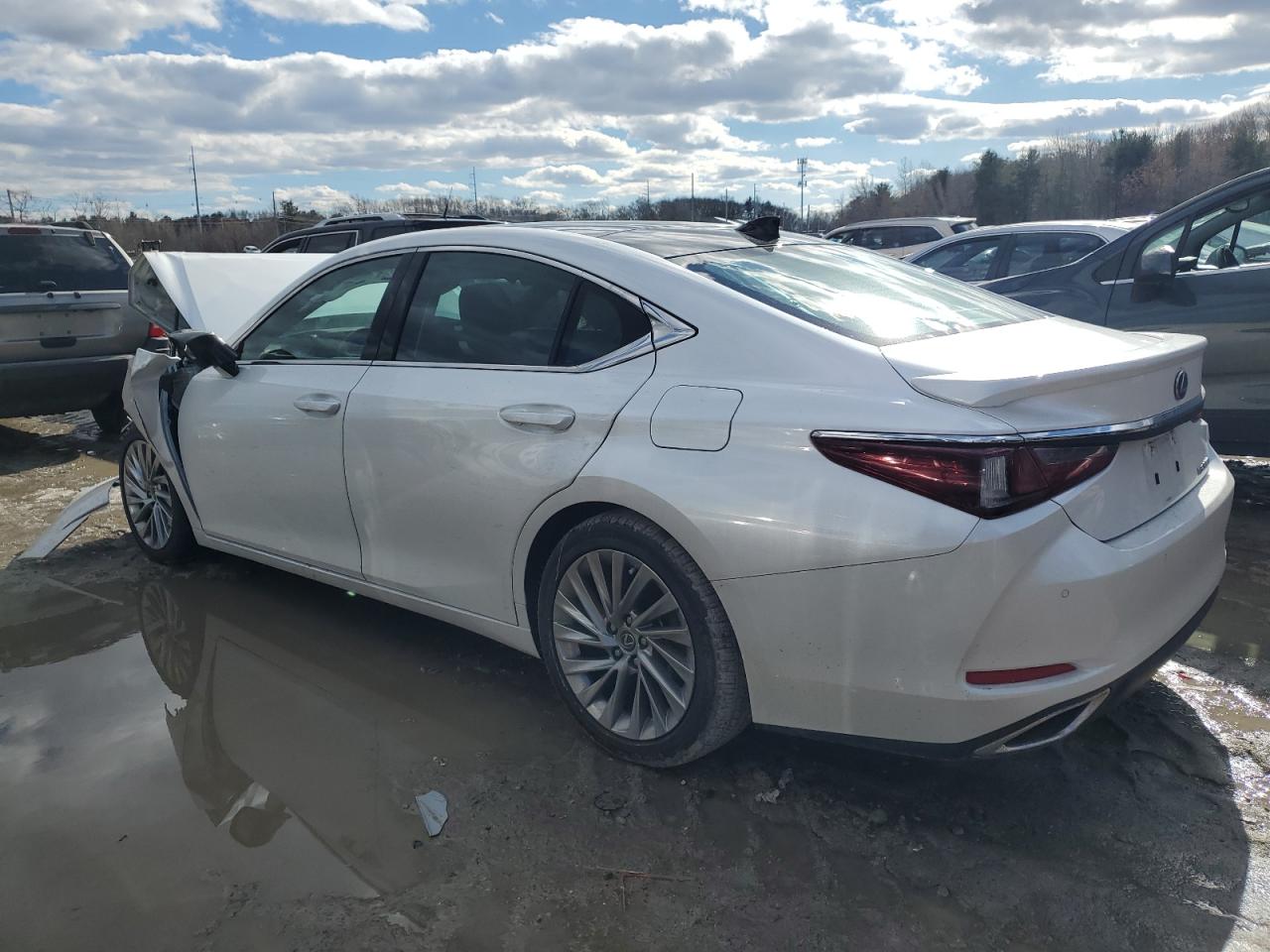 2023 Lexus ES - Image 2