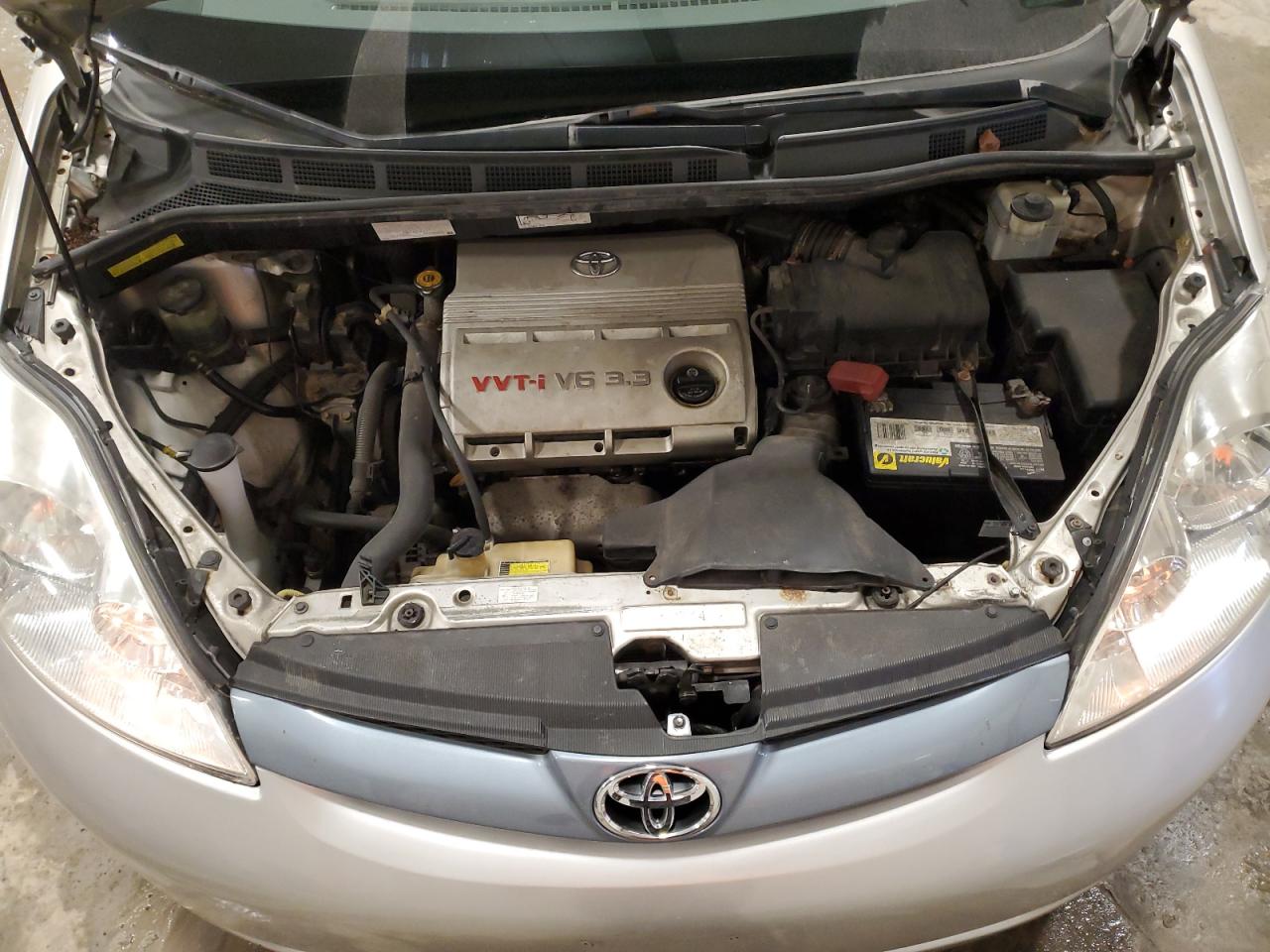 2006 Toyota Sienna - Image 12