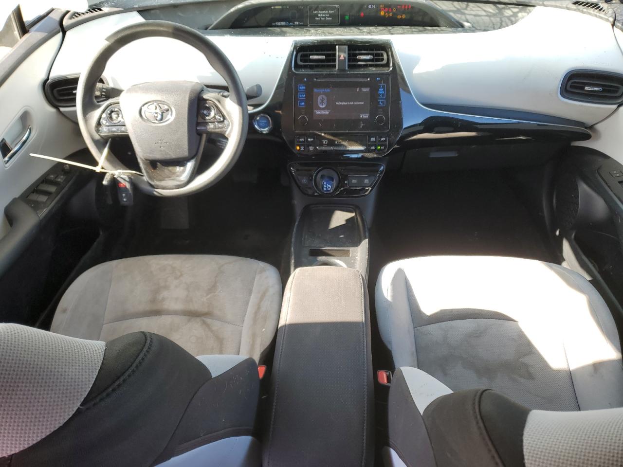 2019 Toyota Prius - Image 8
