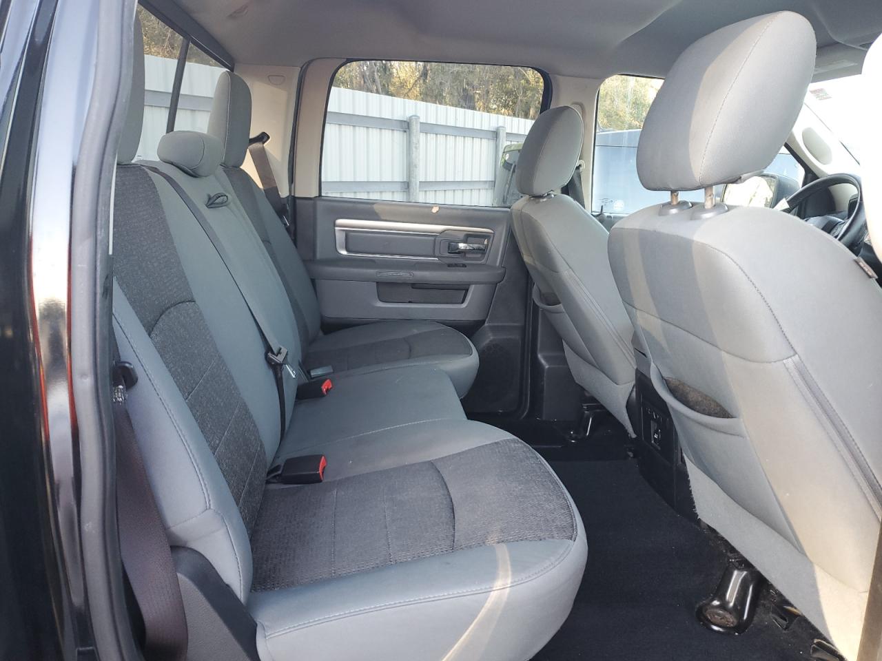 2014 RAM 1500 - Image 10