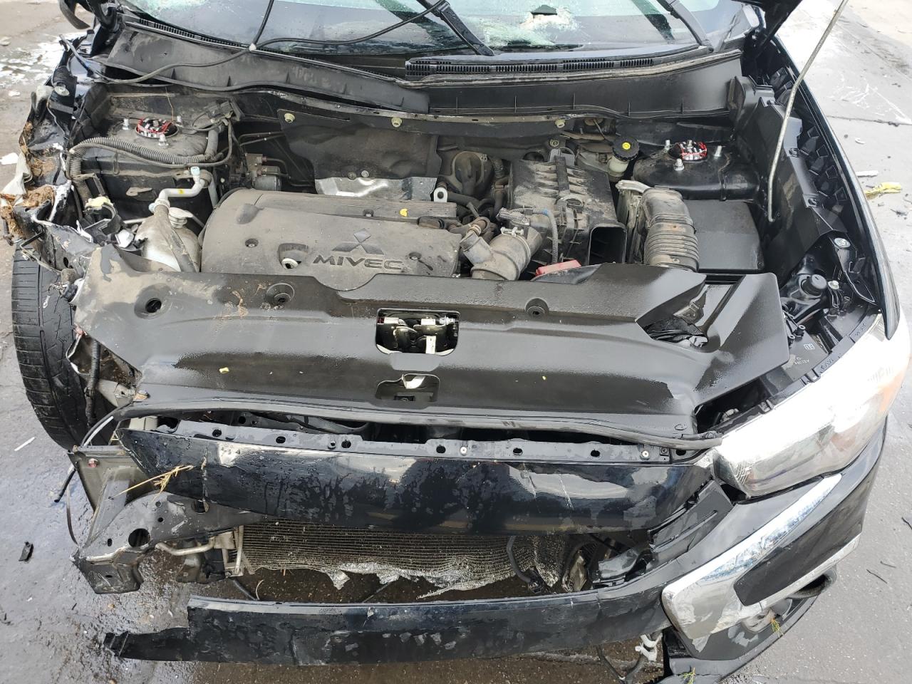 2018 Mitsubishi Outlander - Image 11