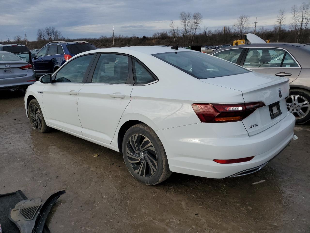 2019 Volkswagen Jetta - Image 2