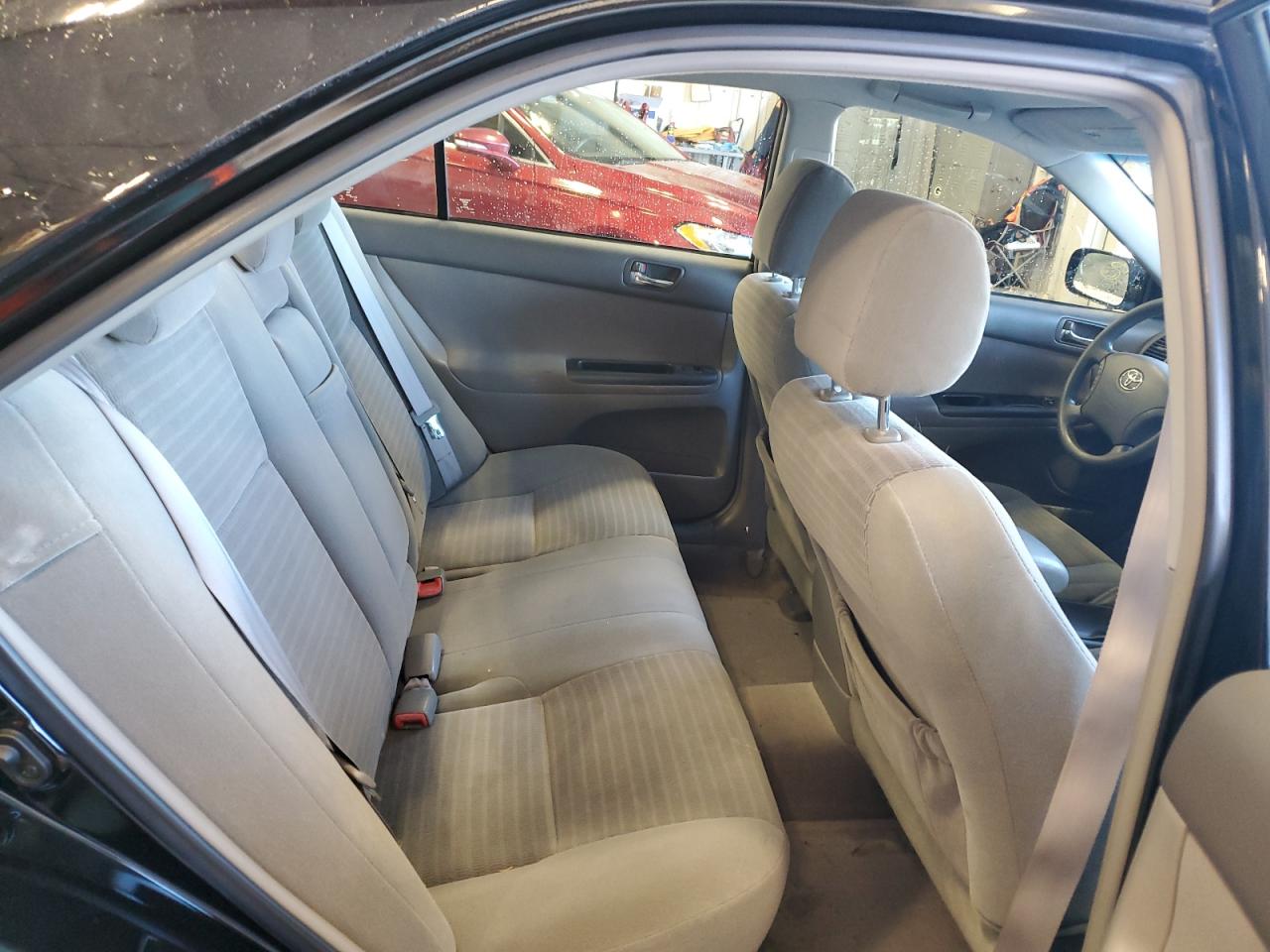 2005 Toyota Camry - Image 10