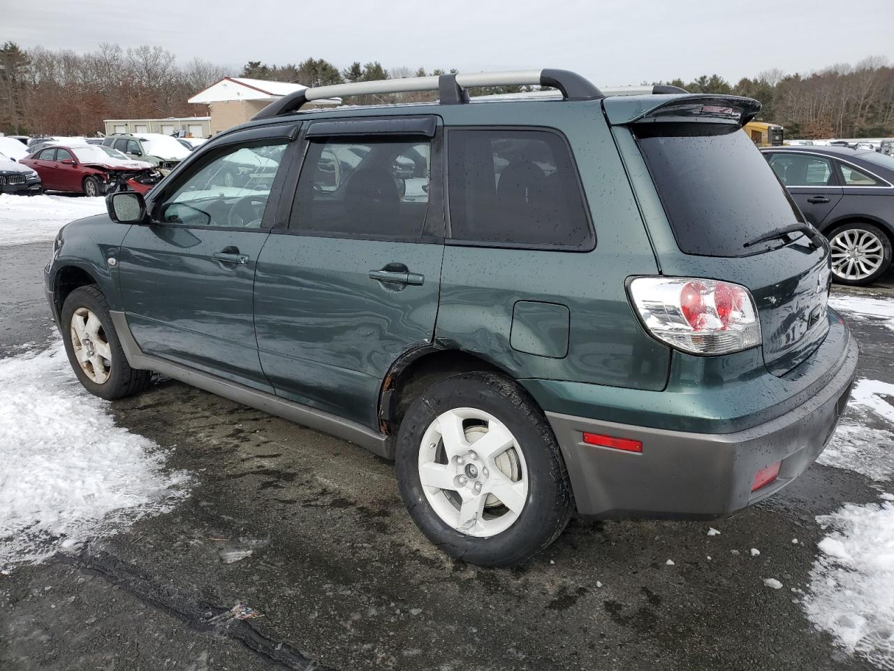 2003 Mitsubishi Outlander - Image 2