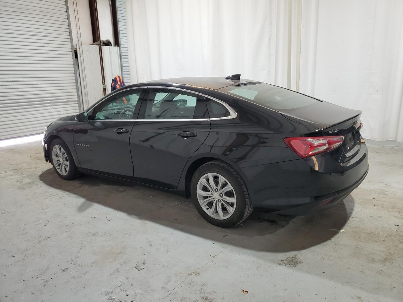 2022 Chevrolet Malibu - Image 2