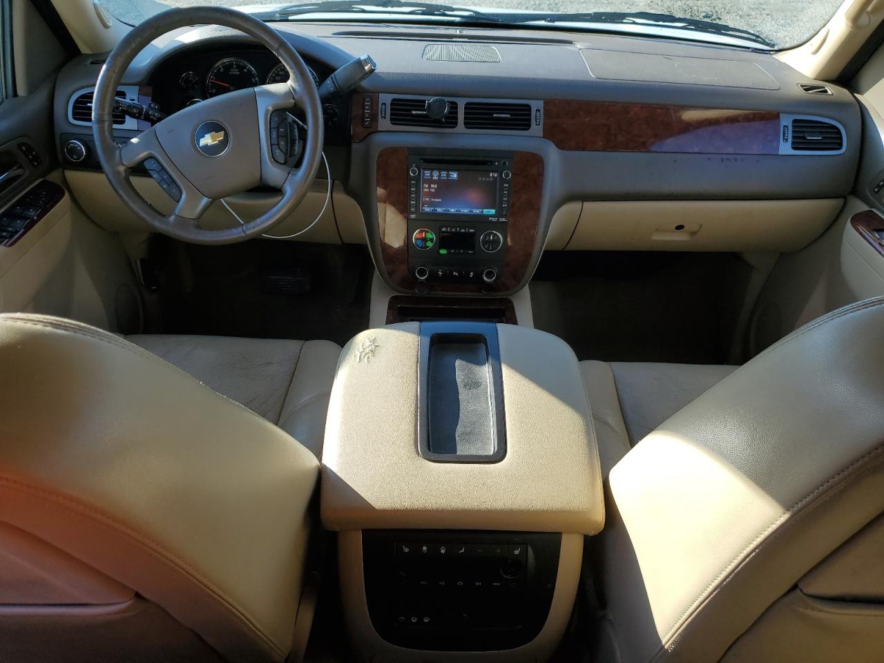 2013 Chevrolet Suburban - Image 8