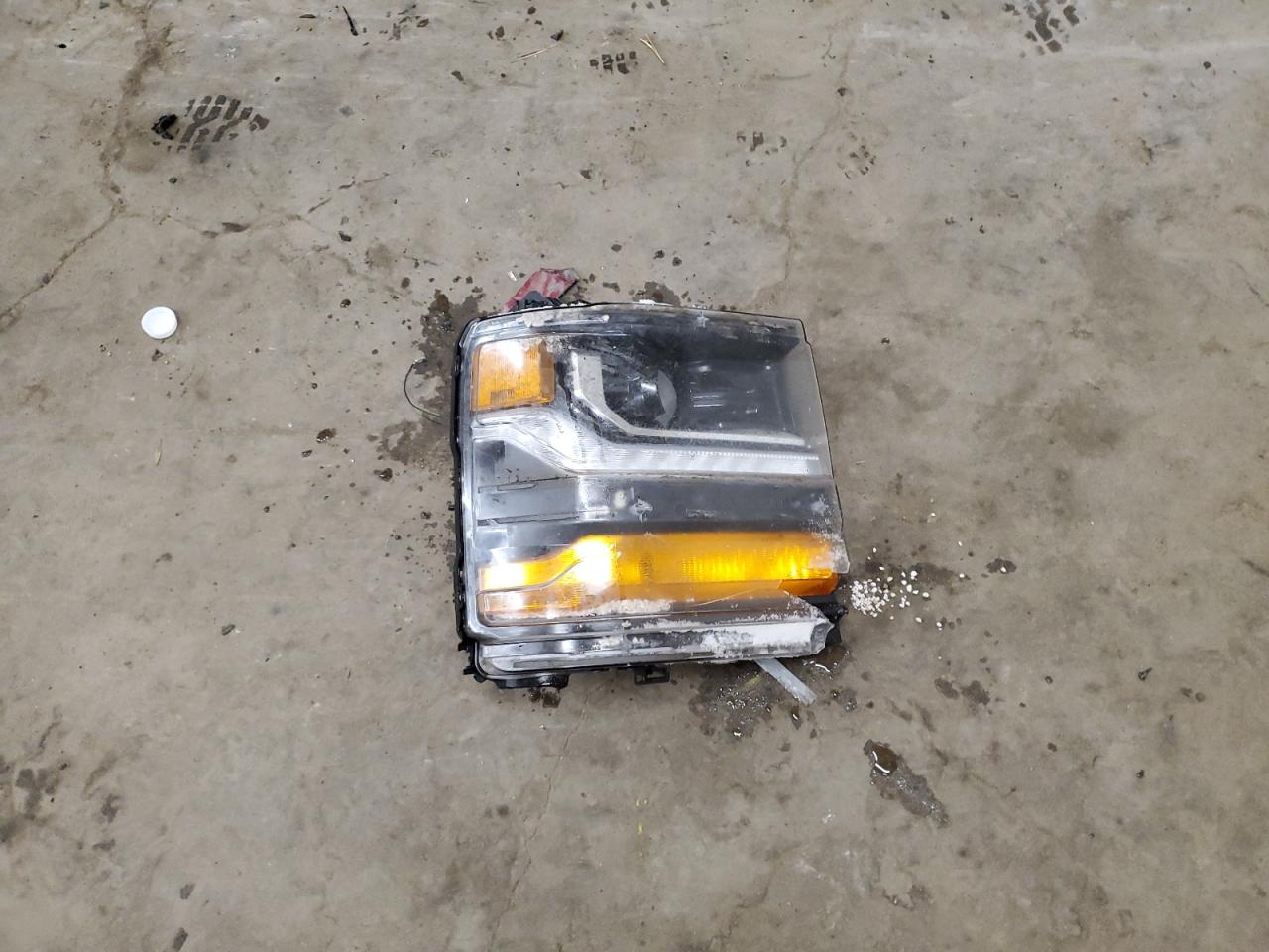 2016 Chevrolet Silverado - Image 12