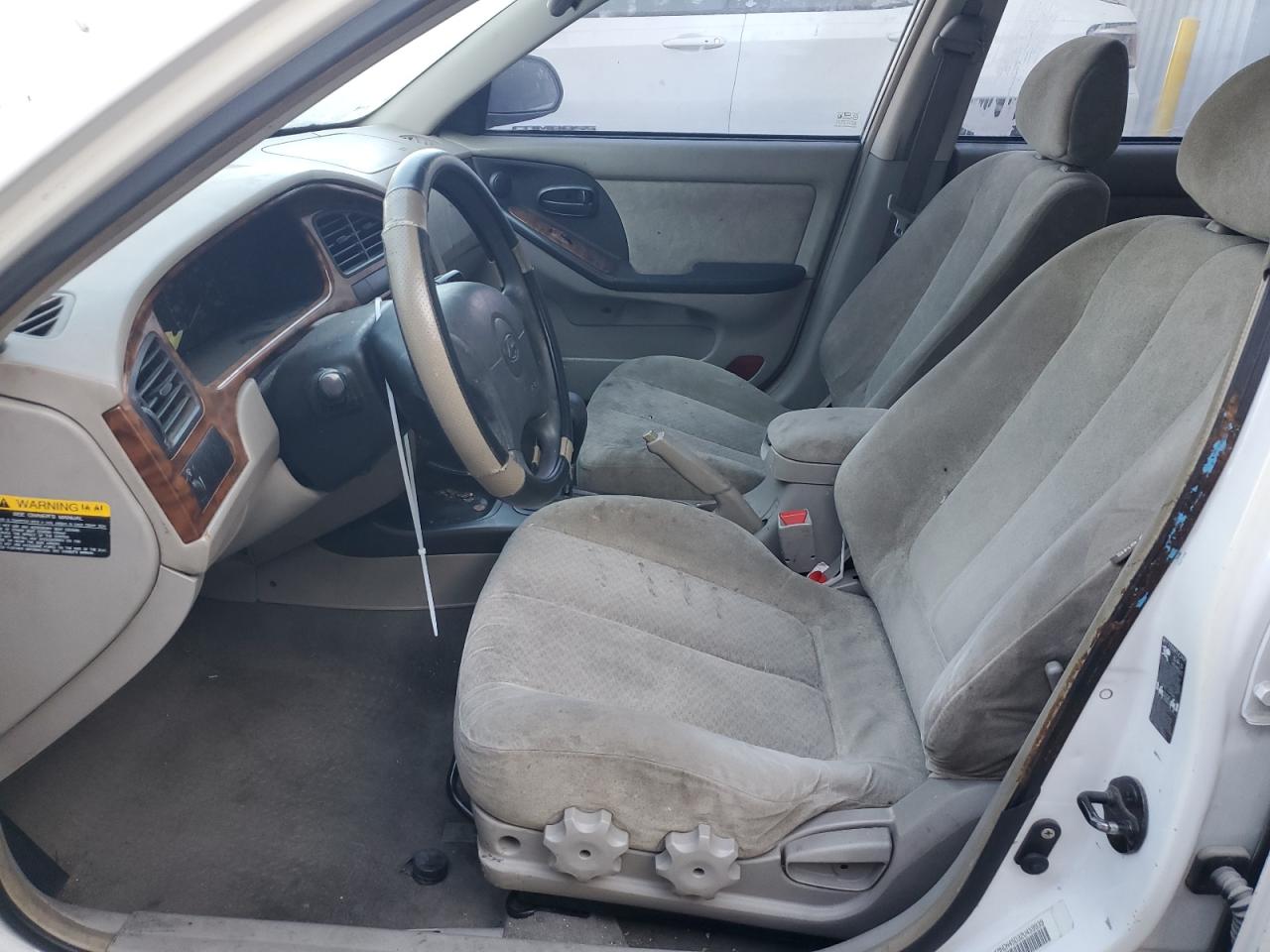 2002 Hyundai Elantra - Image 7