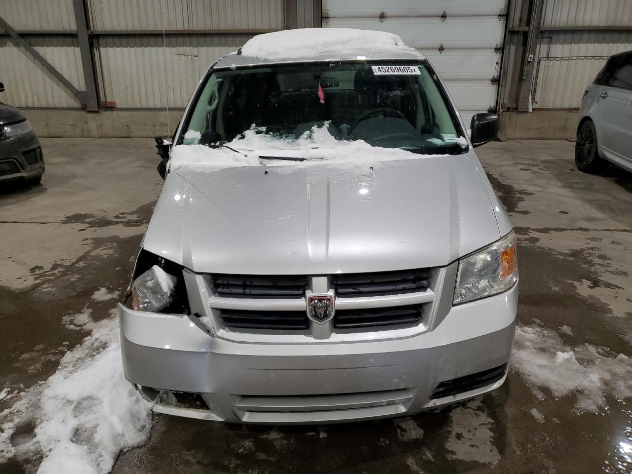 2010 Dodge Caravan - Image 5