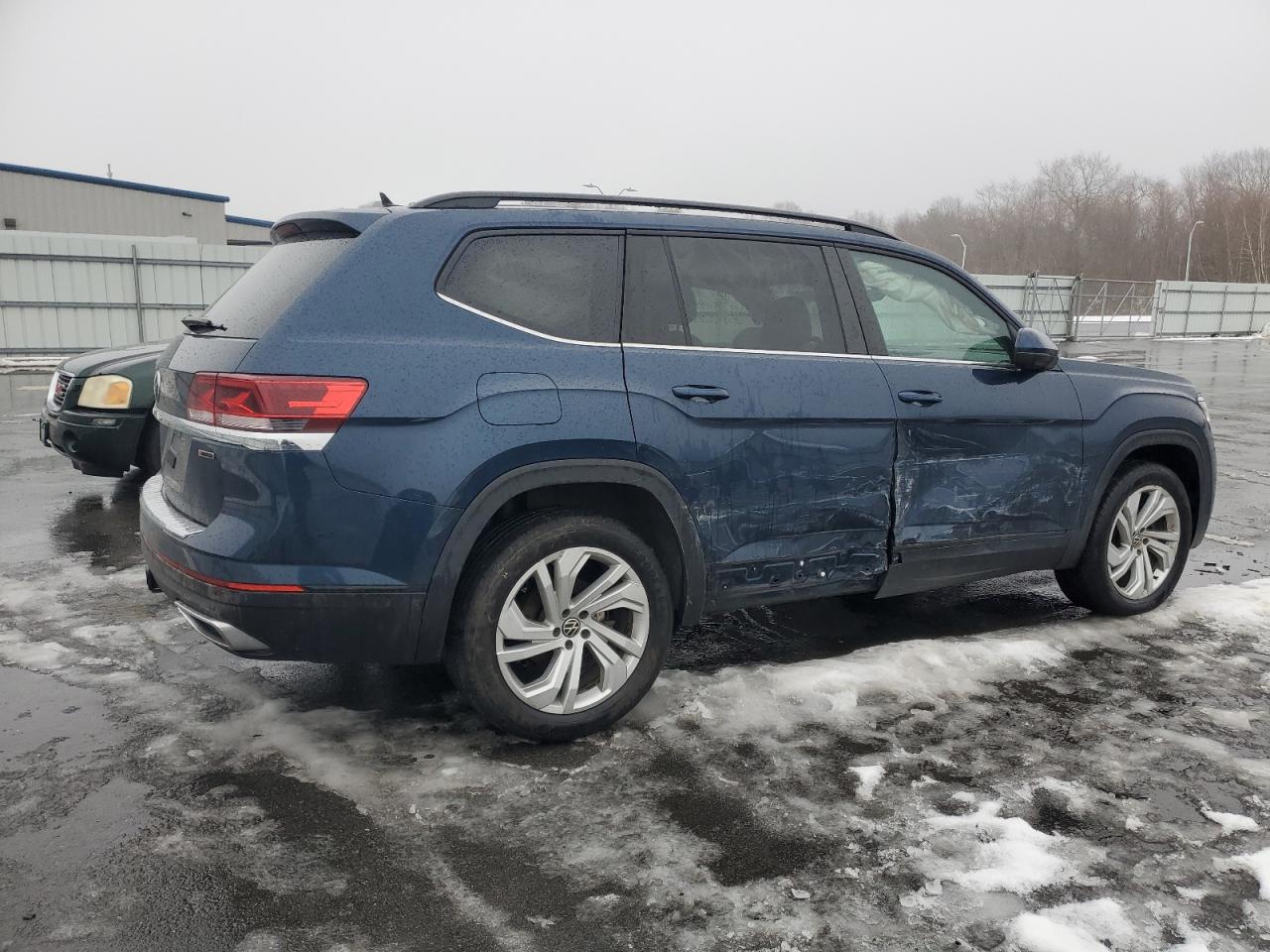 2021 Volkswagen Atlas - Image 3
