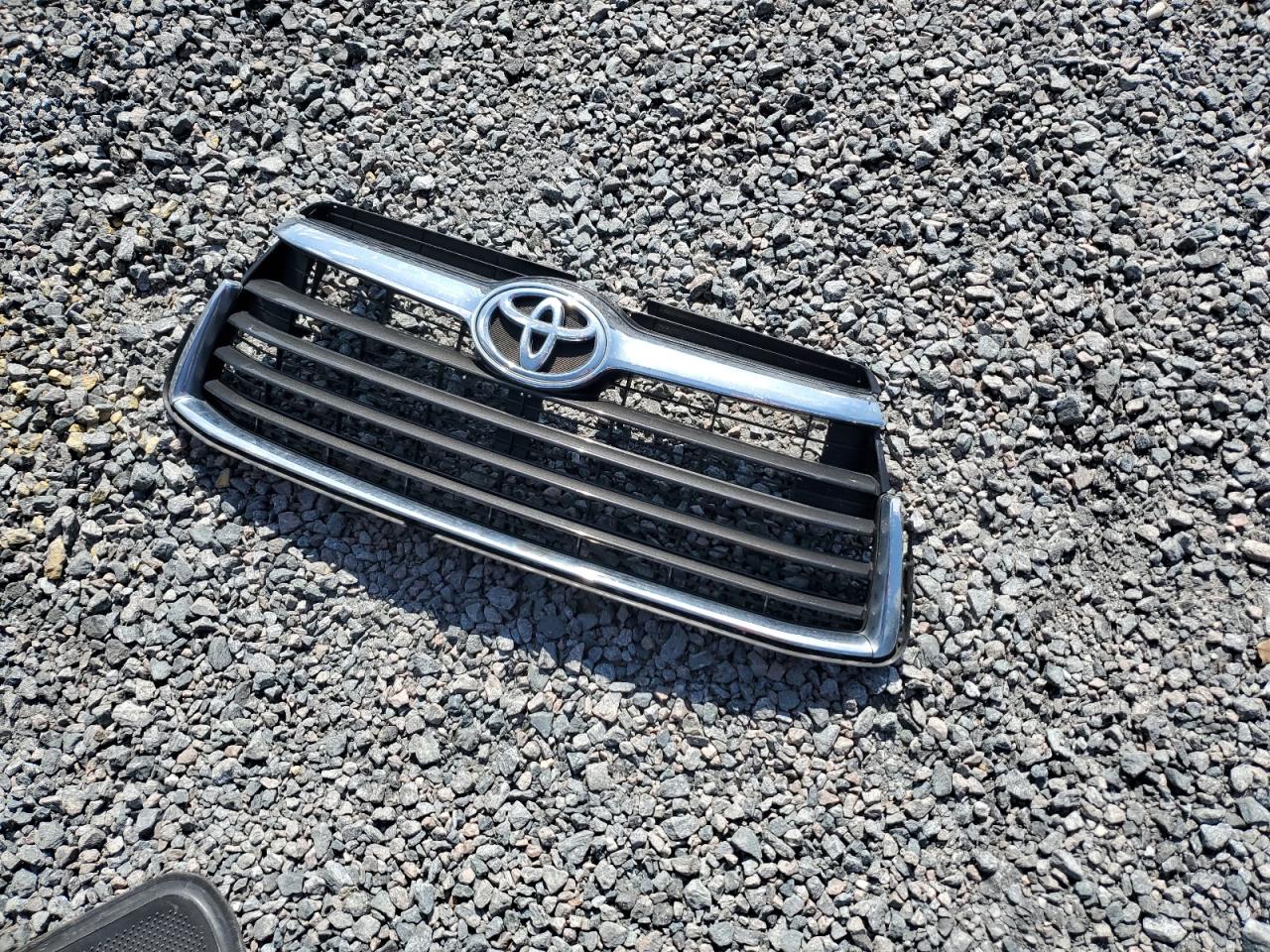 2014 Toyota Highlander - Image 13