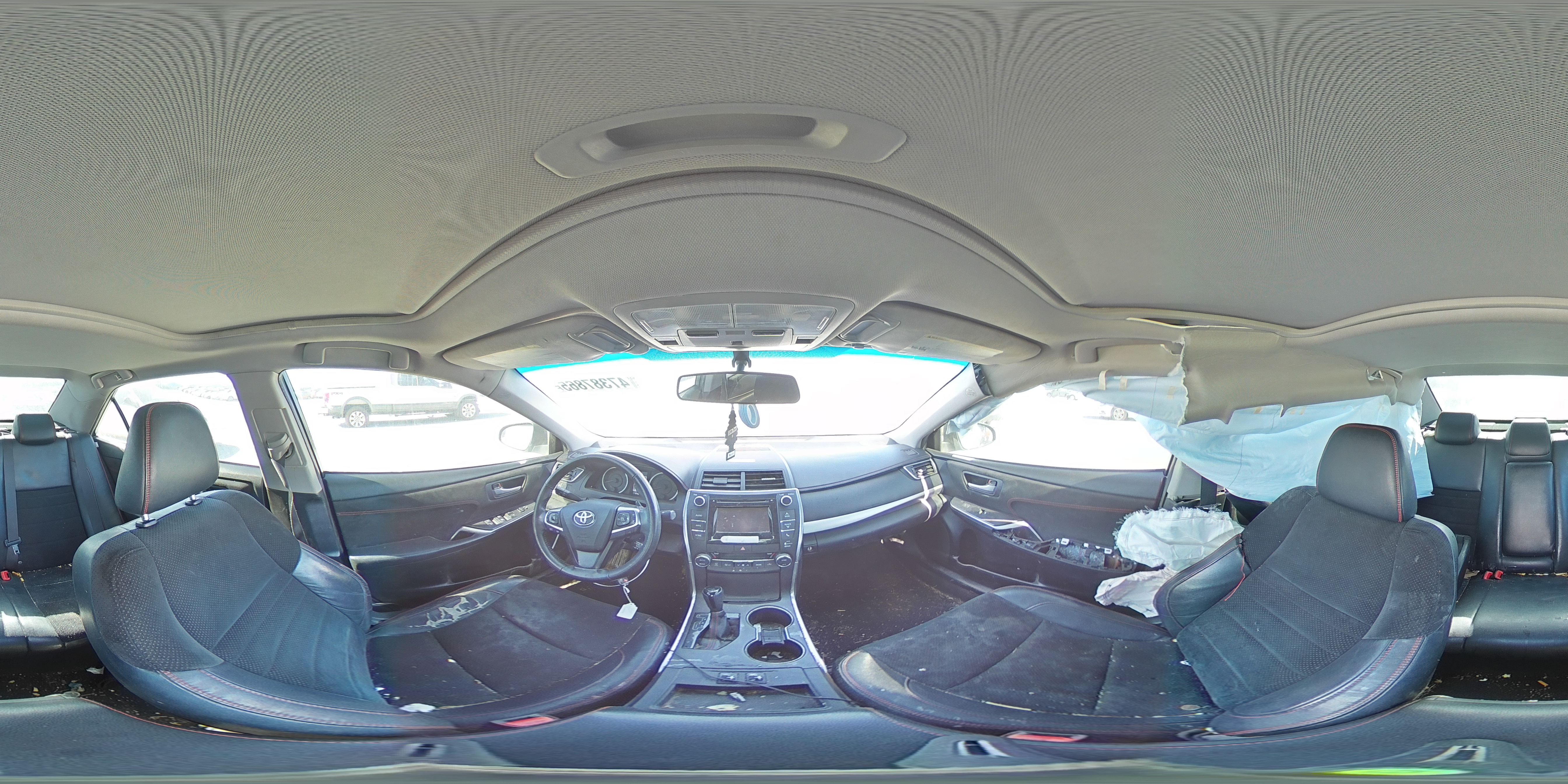 2015 Toyota Camry - Image 13