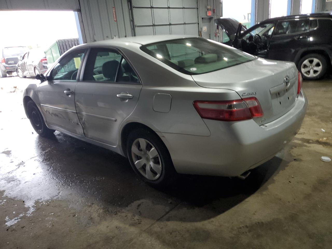 2009 Toyota Camry - Image 2