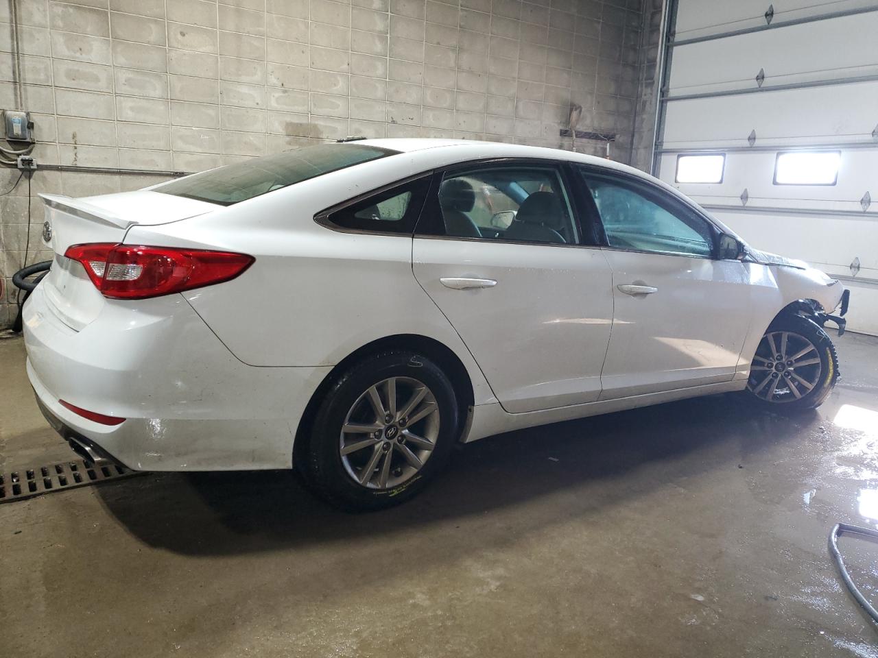2017 Hyundai Sonata - Image 3