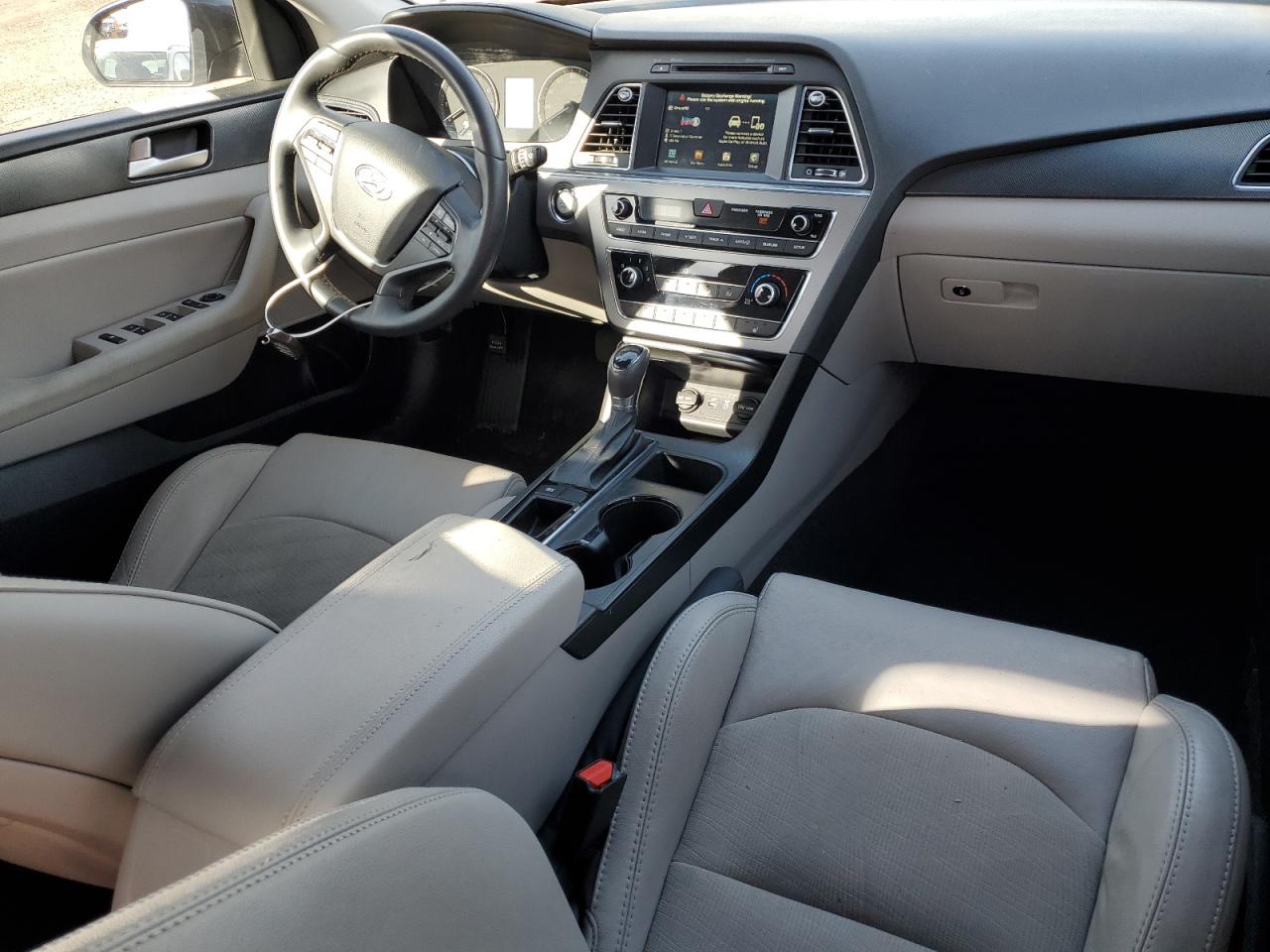 2016 Hyundai Sonata - Image 8