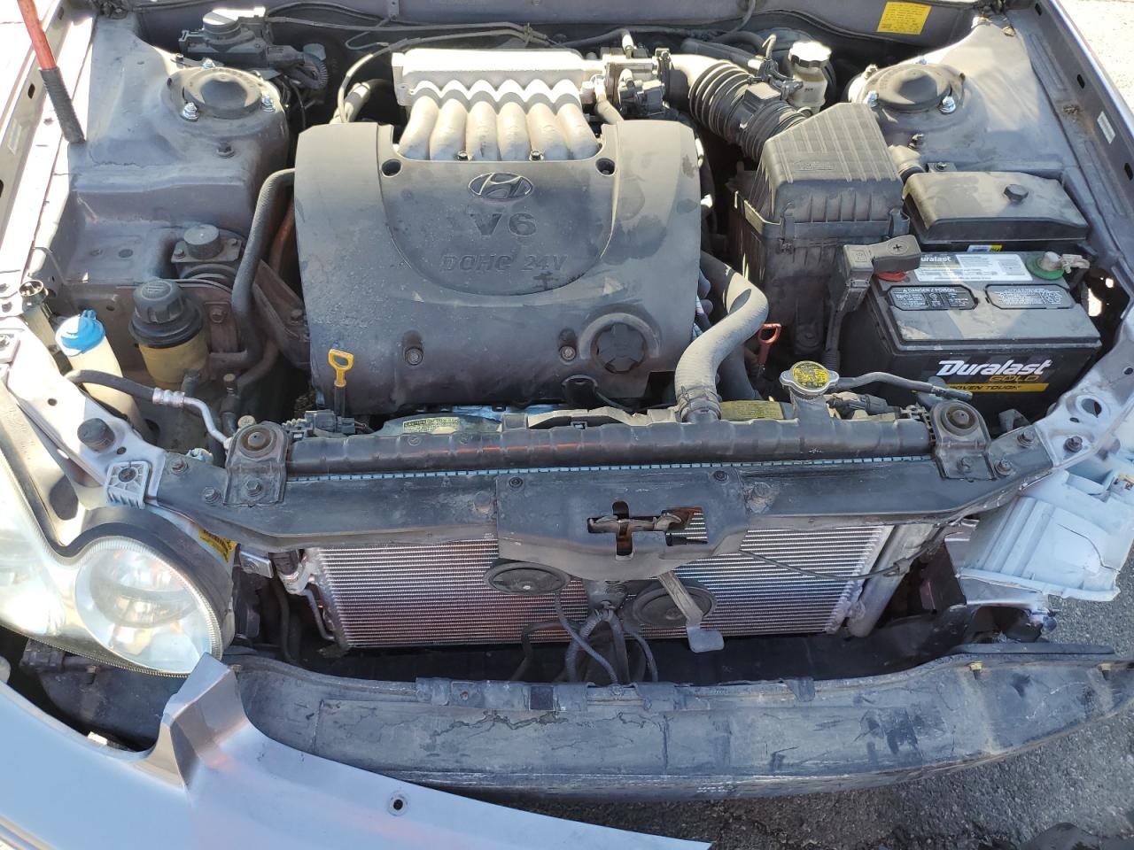 2005 Hyundai Sonata - Image 11