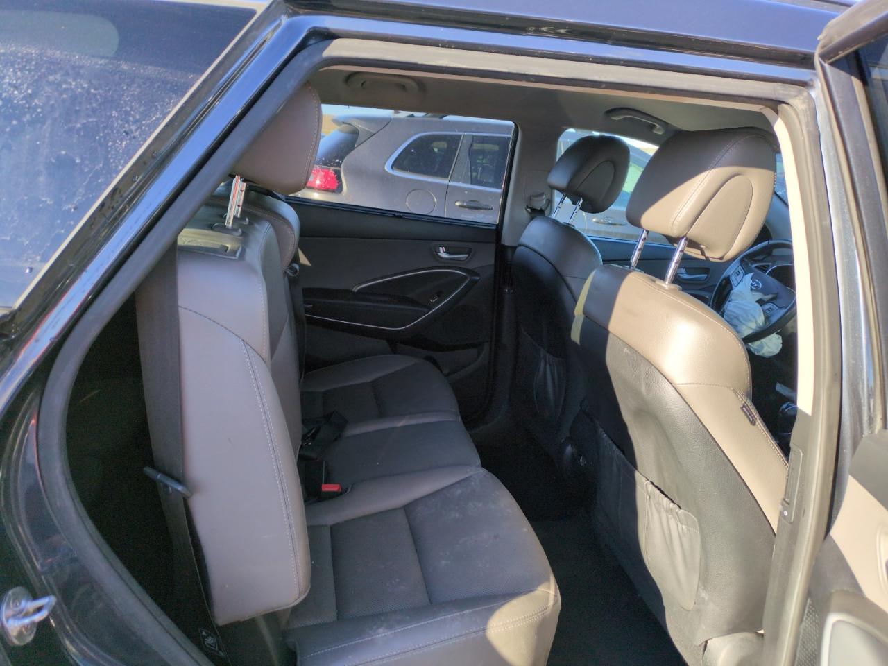 2017 Hyundai Santa Fe - Image 10
