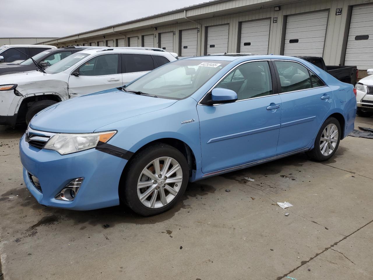 2013 Toyota Camry Hybrid for Sale in Louisville, KY - Side