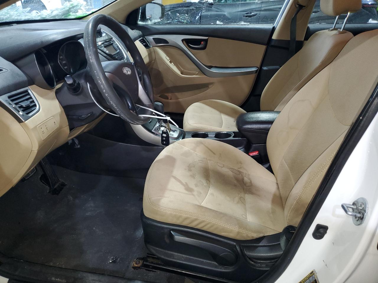 2013 Hyundai Elantra - Image 7