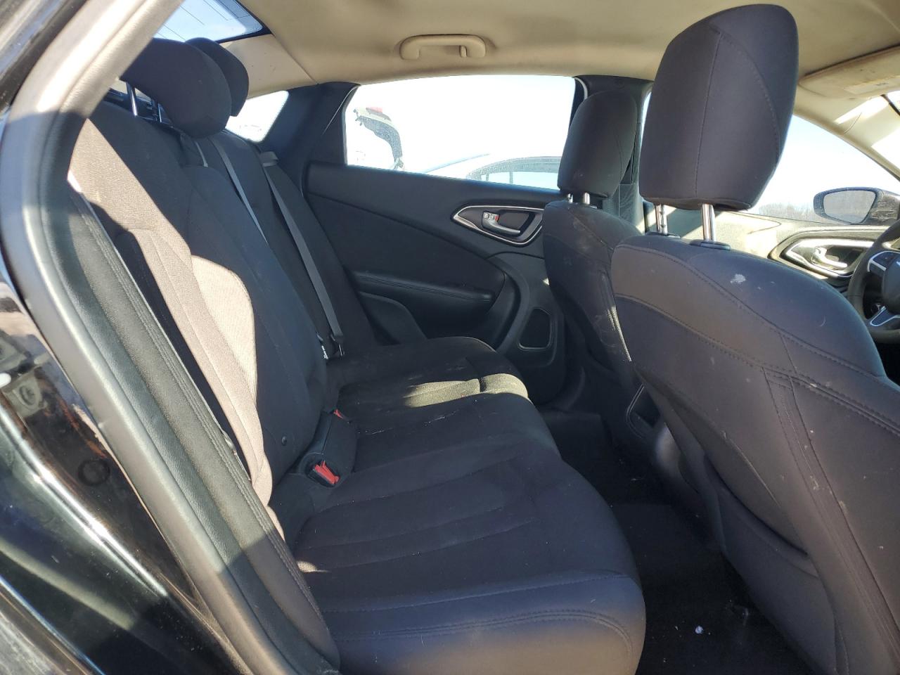 1C3CCCFB6GN197742 CHRYSLER 200 2016