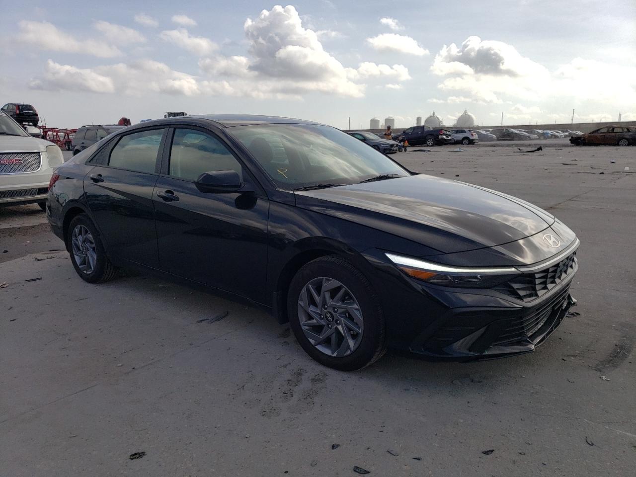 2024 Hyundai Elantra - Image 4