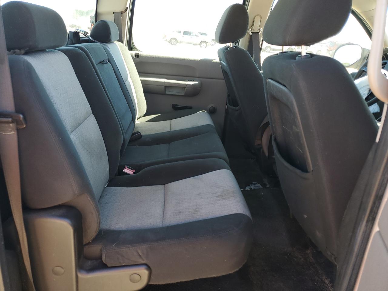 2008 Chevrolet Silverado - Image 11