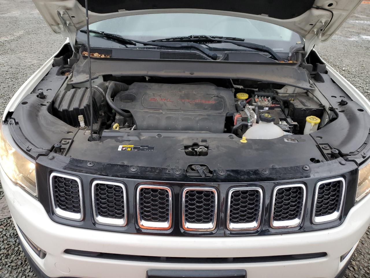 2018 Jeep Compass - Image 12