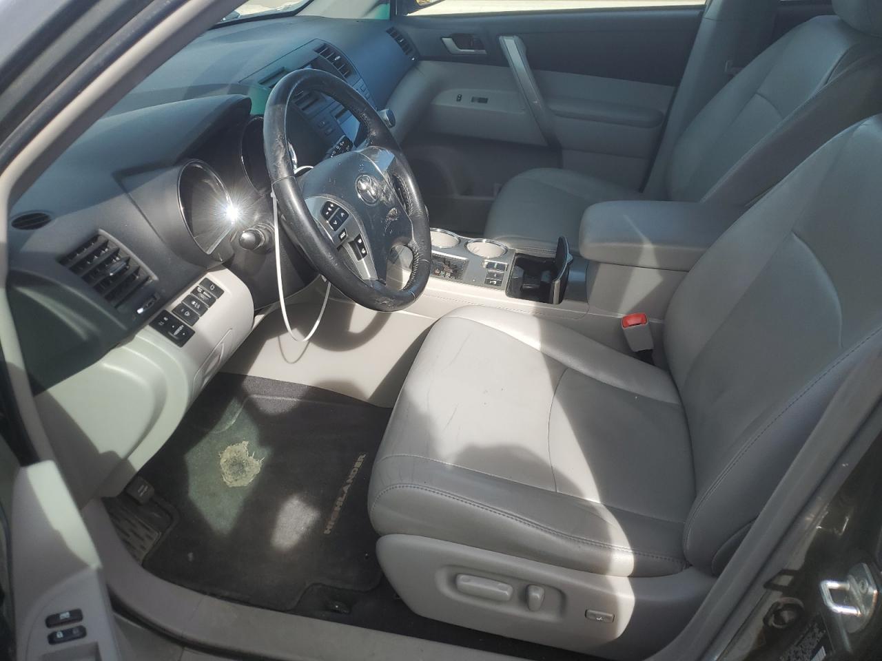 2012 Toyota Highlander - Image 7