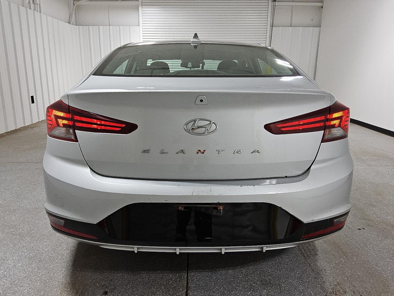 2019 Hyundai Elantra - Image 6
