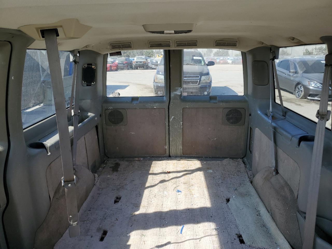 2001 Chevrolet Astro - Image 10