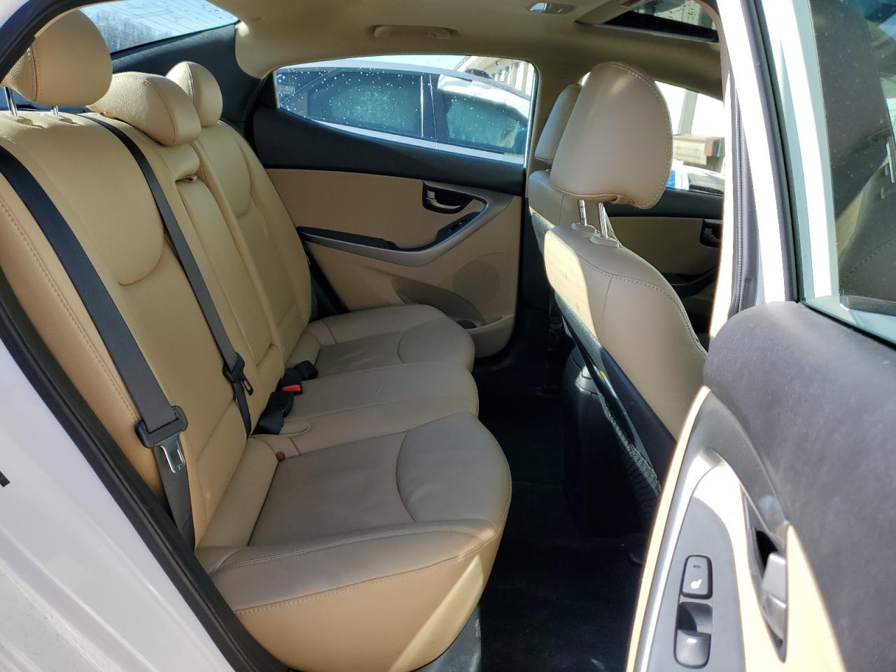 2013 Hyundai Elantra - Image 10