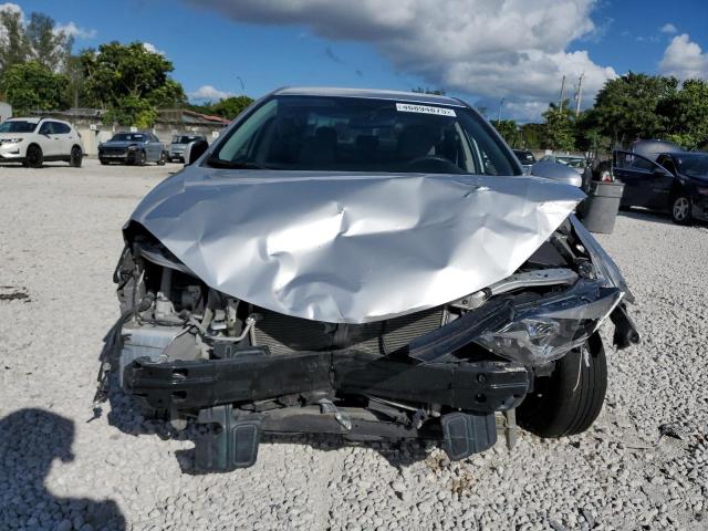  TOYOTA COROLLA 2016 Серебристый