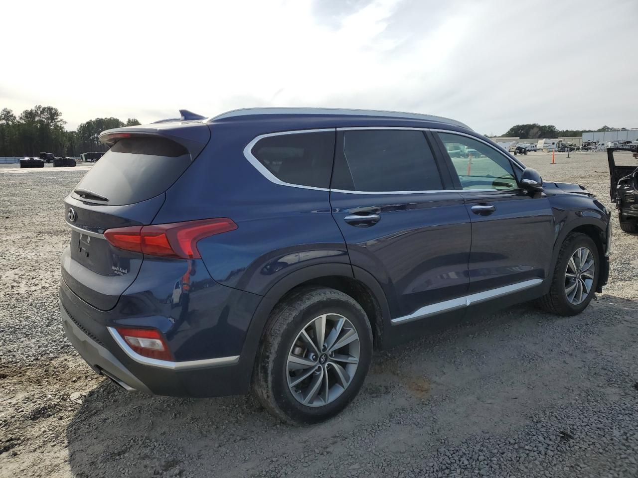 2020 Hyundai Santa Fe - Image 3