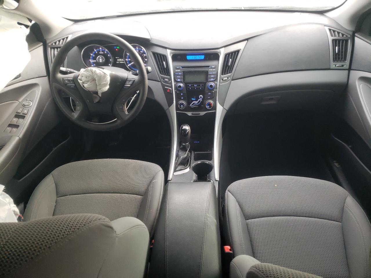 2013 Hyundai Sonata - Image 8