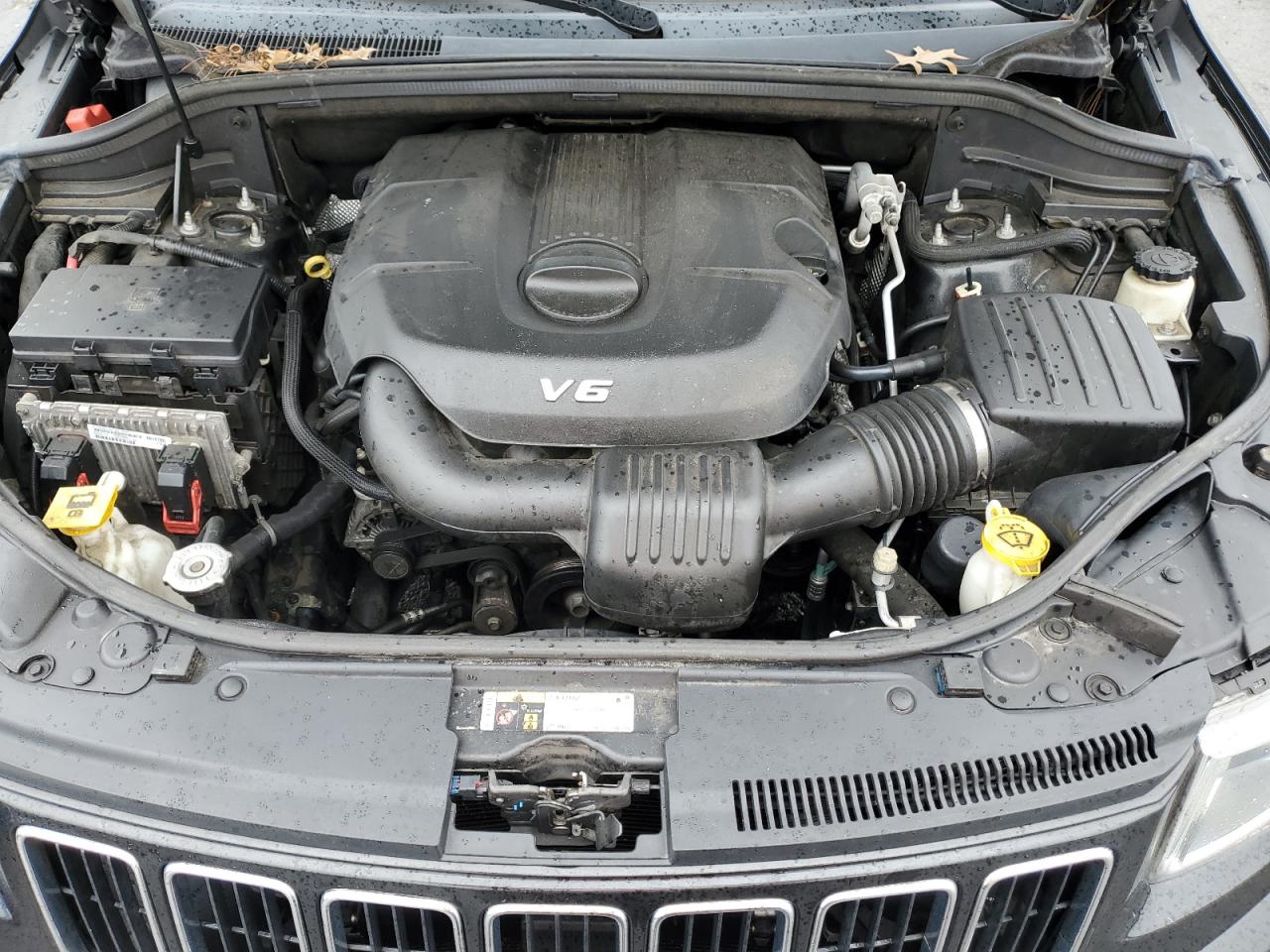 2015 Jeep Grand Cherokee - Image 12