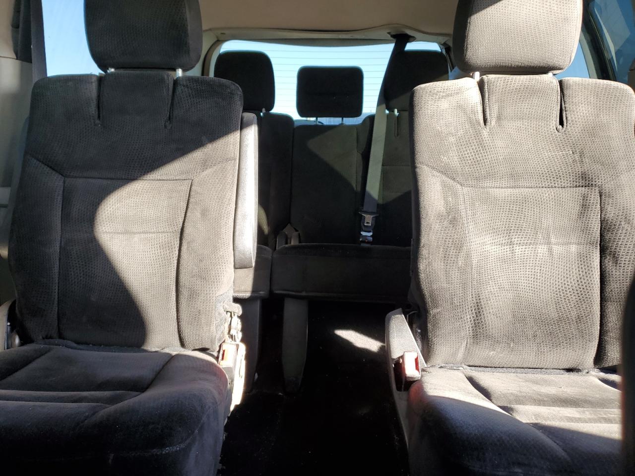 2016 Dodge Caravan - Image 10