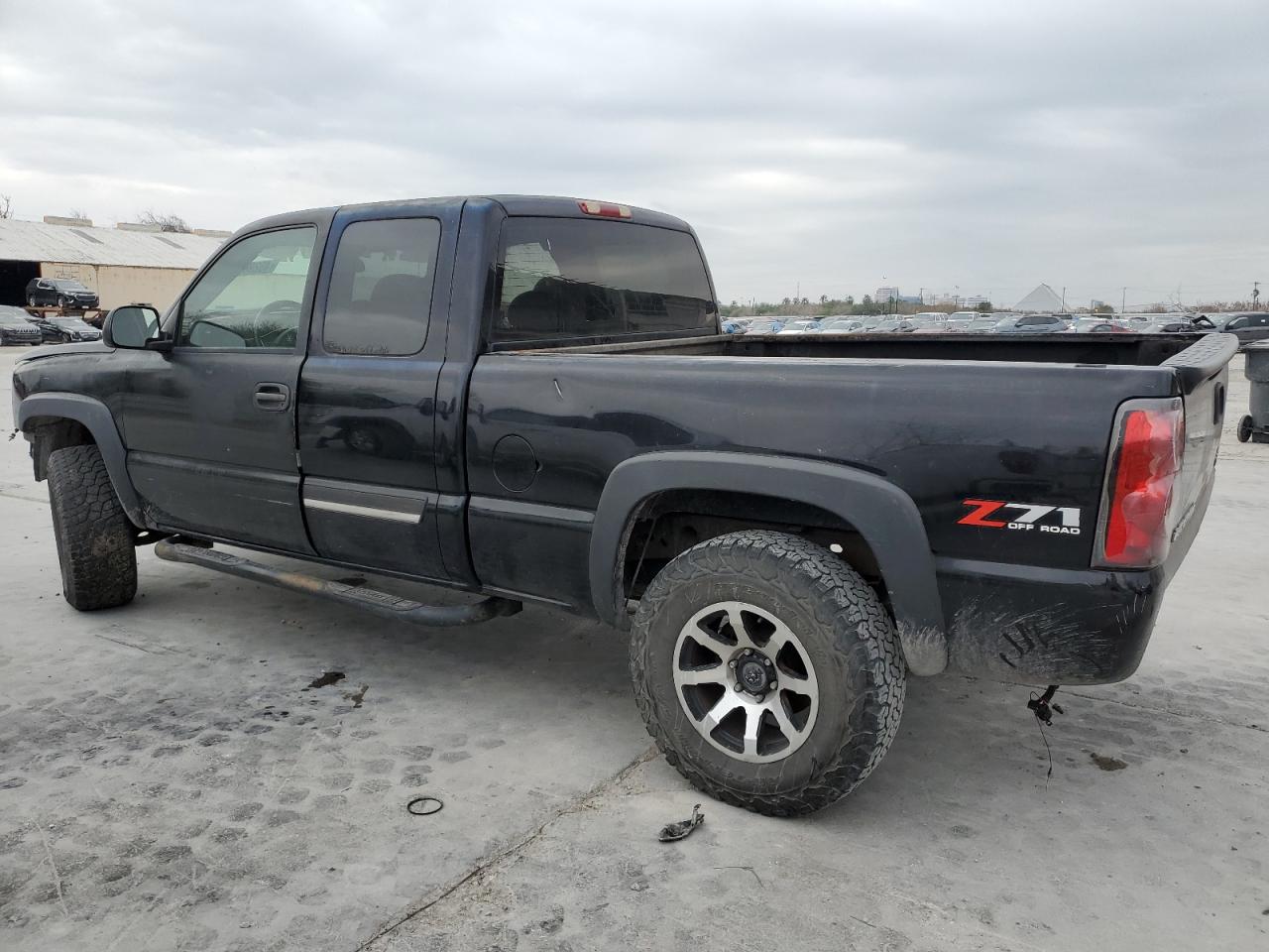 2004 Chevrolet Silverado - Image 2